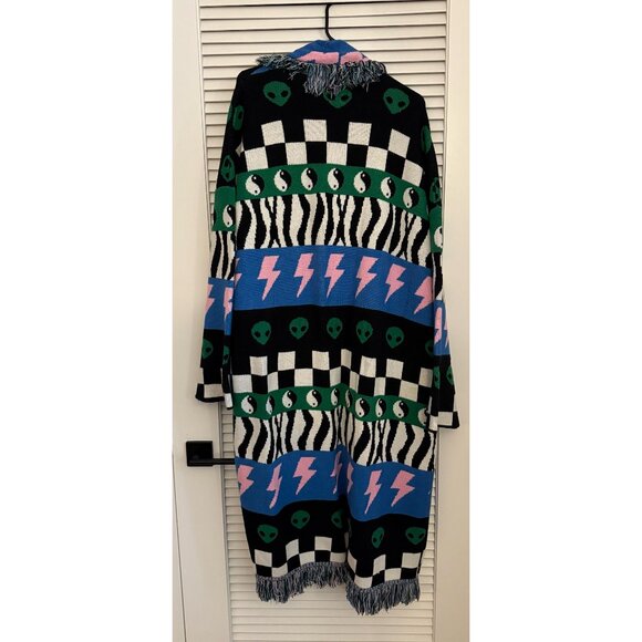 Dress in LALA Luxe Fringe Blanket Cardigan in Wonderstruck Size L/XL - Picture 3 of 4